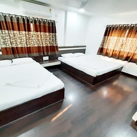 Hotel United House Shirdi Ngoại thất bức ảnh